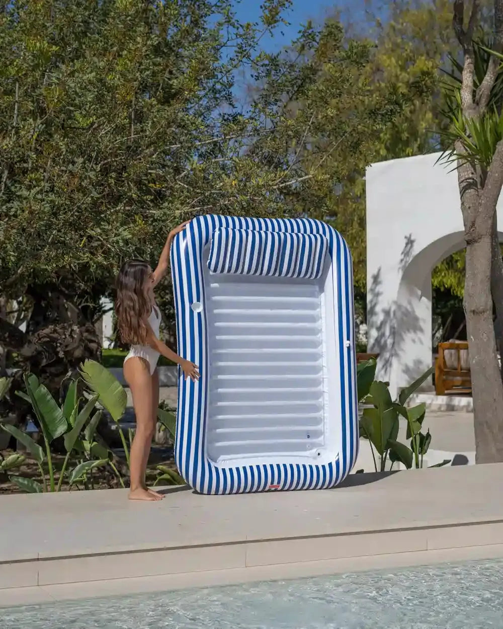Tanning pool con aspersor – SACHA