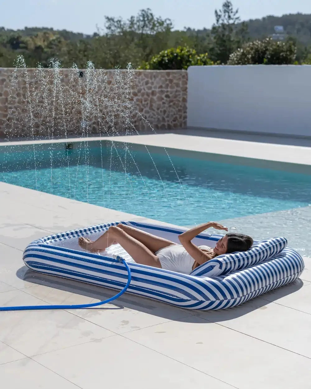 Tanning pool con aspersor – SACHA